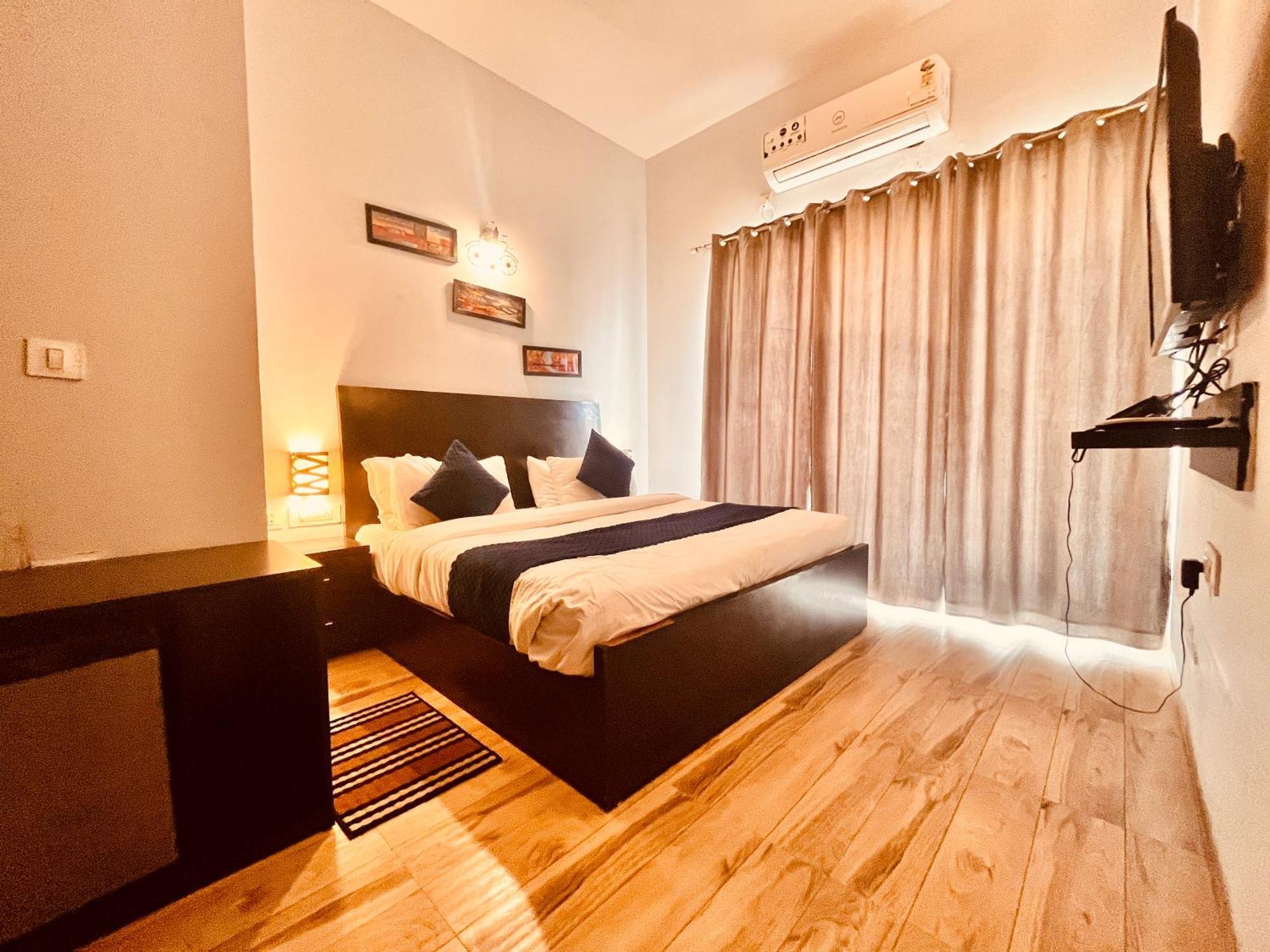 Pearl Grand Boutique Cottage In Omaxe Anandam Vrindavan - #Premium Ac Rooms With Balcony #Big Parking #Lift #Garden #Peaceful Area #Near Prem Mandir #Property Of The Year #Most Awarded ภายนอก รูปภาพ