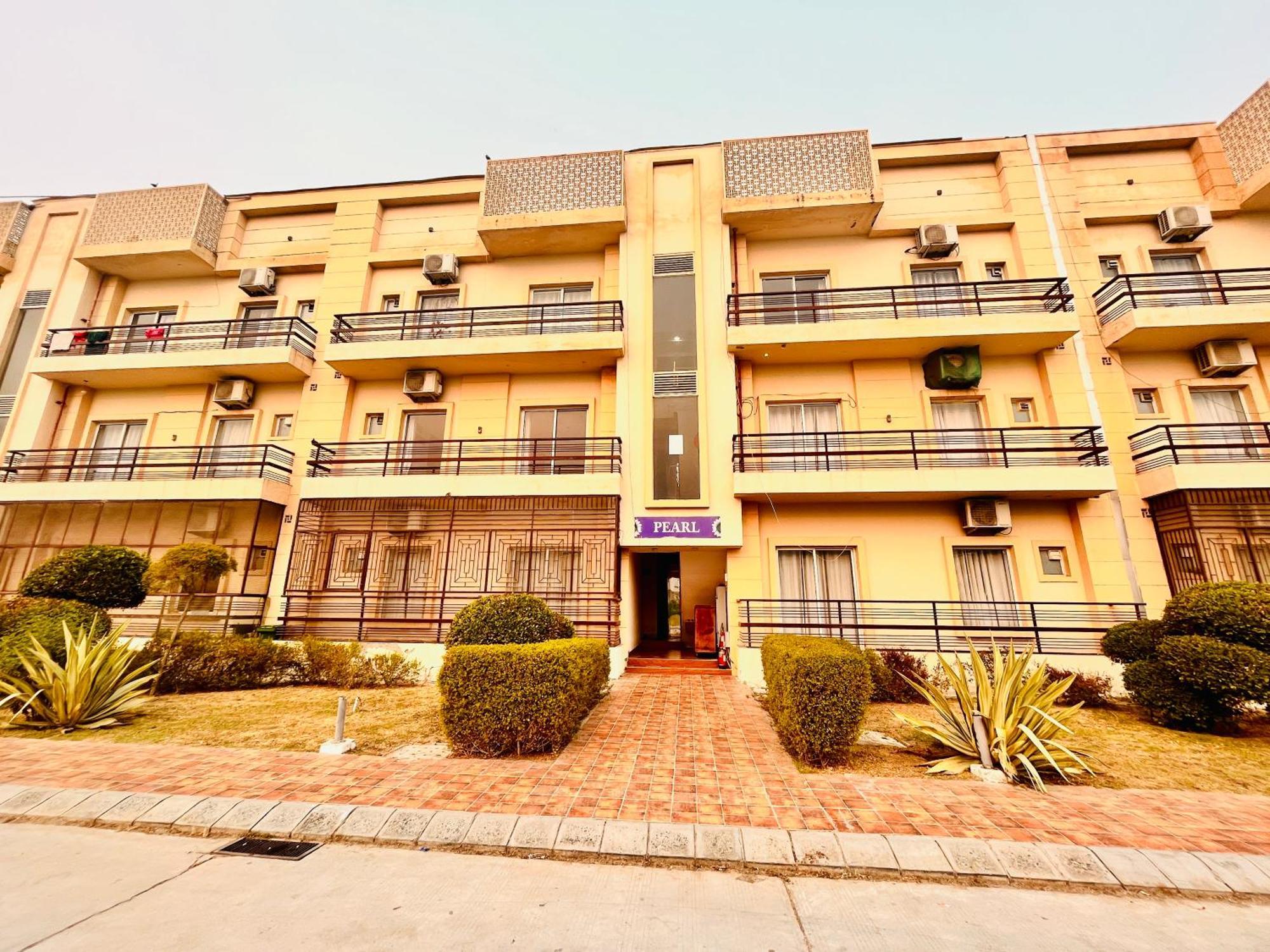 Pearl Grand Boutique Cottage In Omaxe Anandam Vrindavan - #Premium Ac Rooms With Balcony #Big Parking #Lift #Garden #Peaceful Area #Near Prem Mandir #Property Of The Year #Most Awarded ภายนอก รูปภาพ