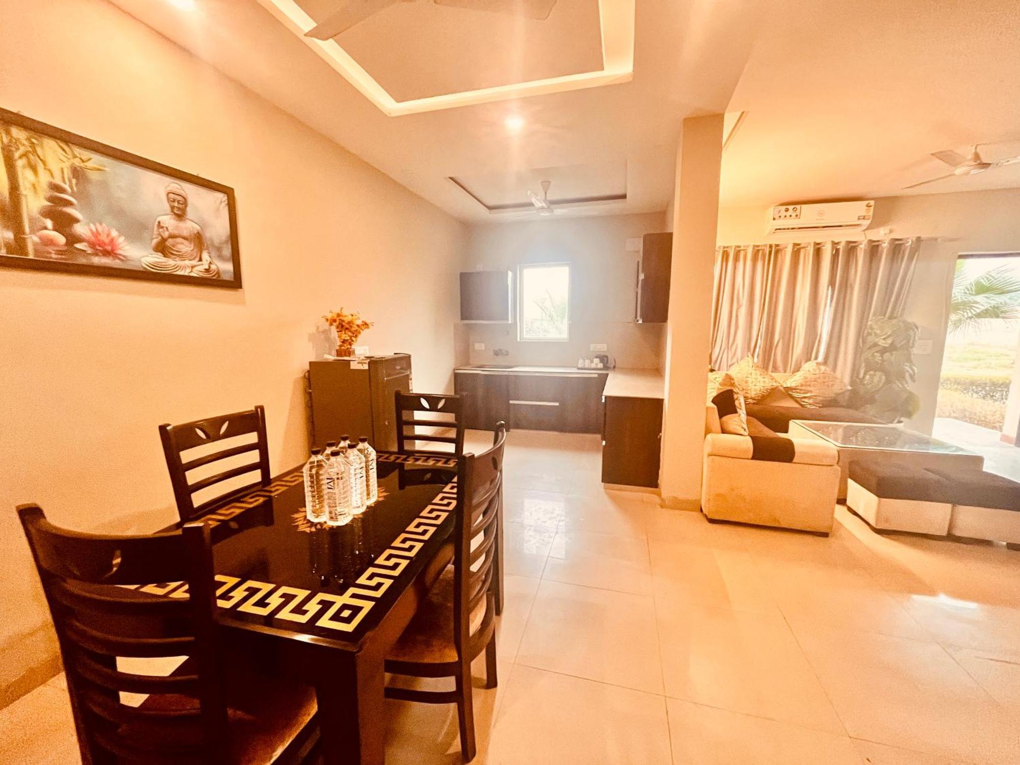 Pearl Grand Boutique Cottage In Omaxe Anandam Vrindavan - #Premium Ac Rooms With Balcony #Big Parking #Lift #Garden #Peaceful Area #Near Prem Mandir #Property Of The Year #Most Awarded ภายนอก รูปภาพ