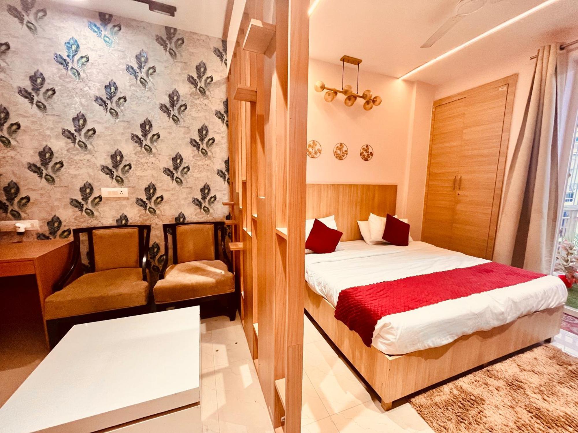 Pearl Grand Boutique Cottage In Omaxe Anandam Vrindavan - #Premium Ac Rooms With Balcony #Big Parking #Lift #Garden #Peaceful Area #Near Prem Mandir #Property Of The Year #Most Awarded ภายนอก รูปภาพ