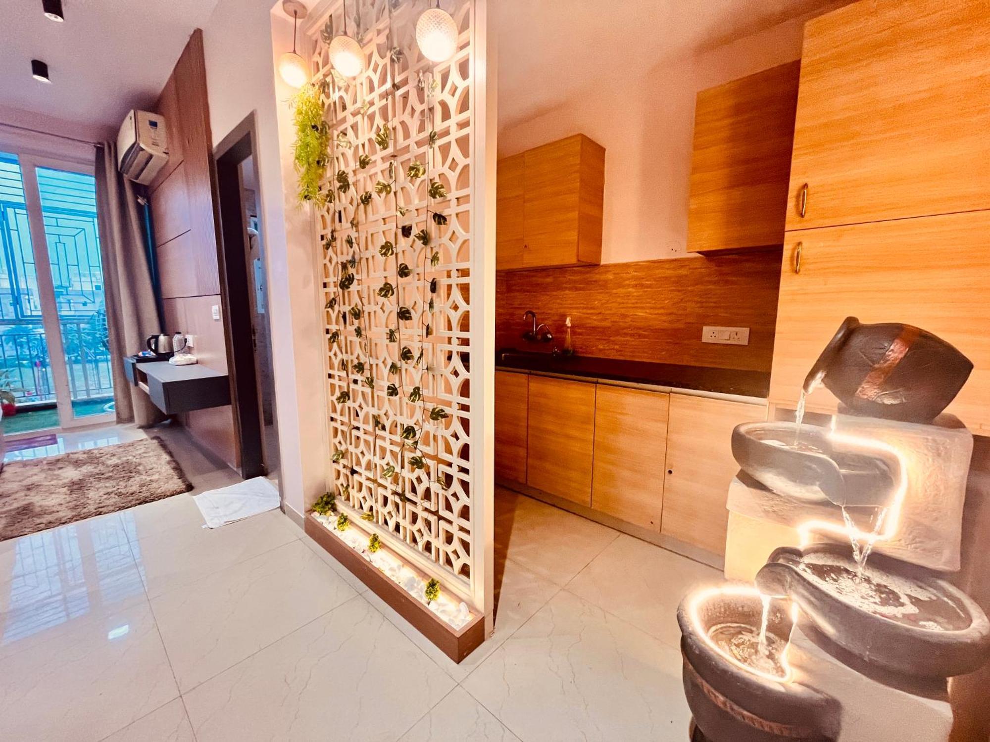 Pearl Grand Boutique Cottage In Omaxe Anandam Vrindavan - #Premium Ac Rooms With Balcony #Big Parking #Lift #Garden #Peaceful Area #Near Prem Mandir #Property Of The Year #Most Awarded ภายนอก รูปภาพ