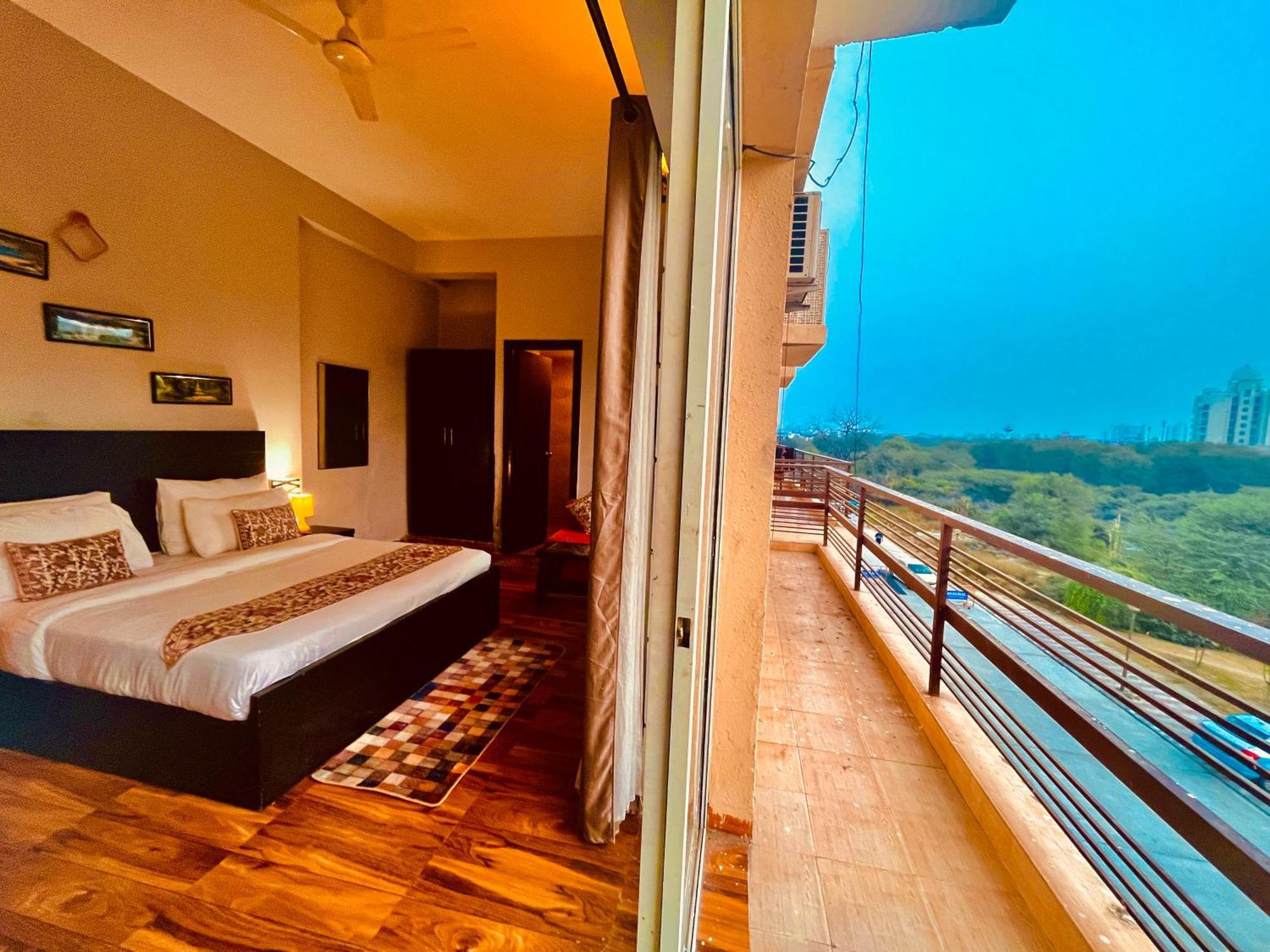 Pearl Grand Boutique Cottage In Omaxe Anandam Vrindavan - #Premium Ac Rooms With Balcony #Big Parking #Lift #Garden #Peaceful Area #Near Prem Mandir #Property Of The Year #Most Awarded ภายนอก รูปภาพ