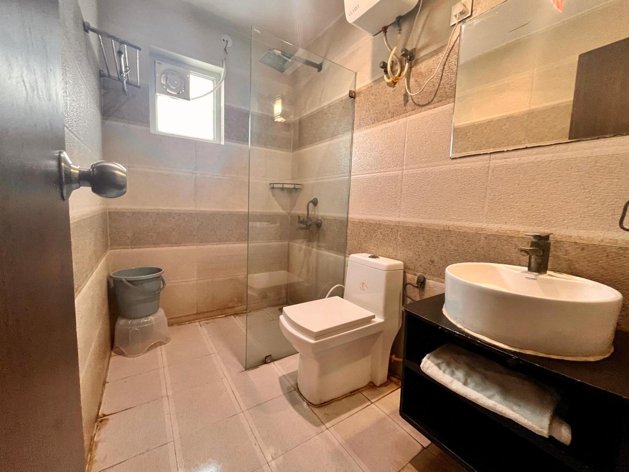 Pearl Grand Boutique Cottage In Omaxe Anandam Vrindavan - #Premium Ac Rooms With Balcony #Big Parking #Lift #Garden #Peaceful Area #Near Prem Mandir #Property Of The Year #Most Awarded ภายนอก รูปภาพ