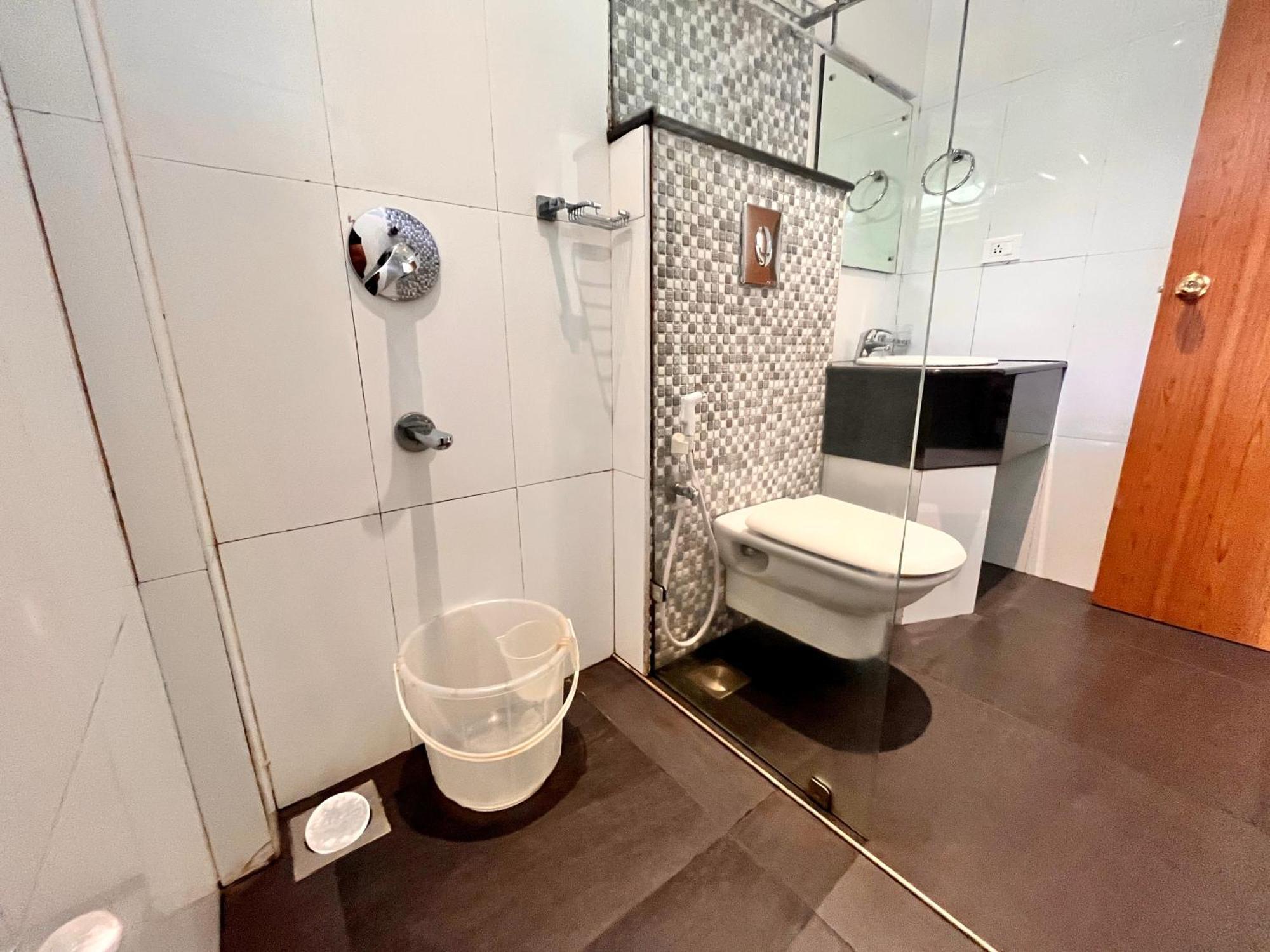 Pearl Grand Boutique Cottage In Omaxe Anandam Vrindavan - #Premium Ac Rooms With Balcony #Big Parking #Lift #Garden #Peaceful Area #Near Prem Mandir #Property Of The Year #Most Awarded ภายนอก รูปภาพ
