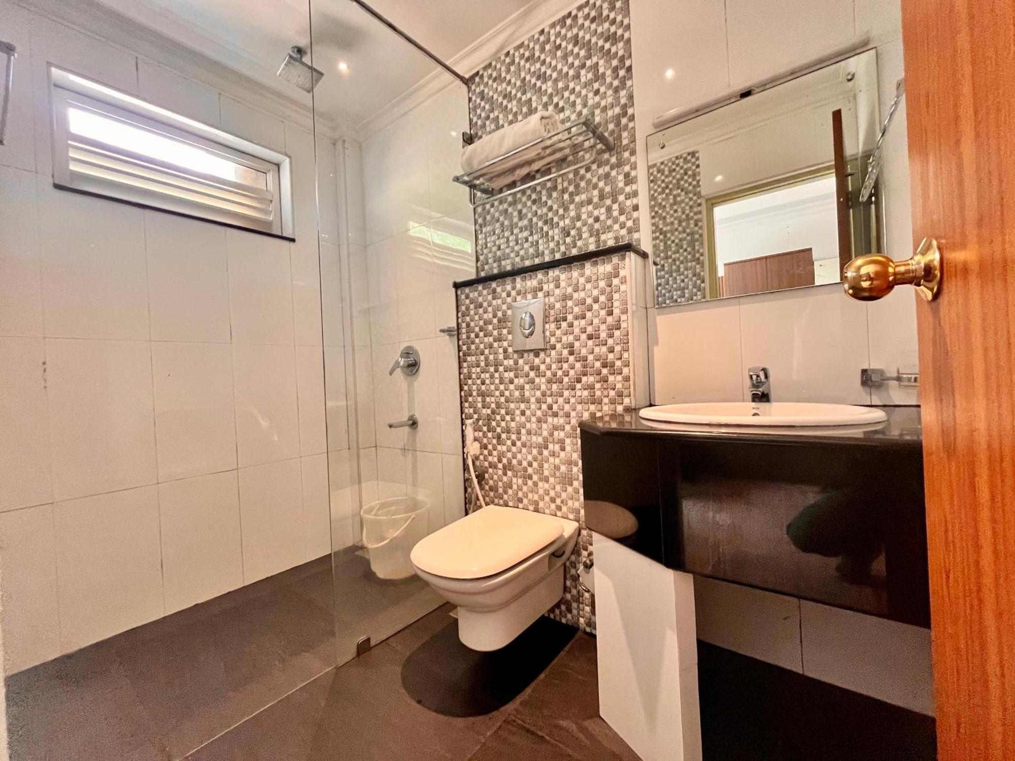 Pearl Grand Boutique Cottage In Omaxe Anandam Vrindavan - #Premium Ac Rooms With Balcony #Big Parking #Lift #Garden #Peaceful Area #Near Prem Mandir #Property Of The Year #Most Awarded ภายนอก รูปภาพ