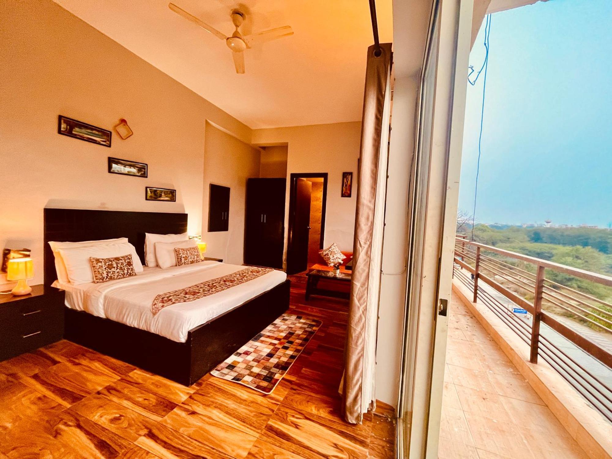 Pearl Grand Boutique Cottage In Omaxe Anandam Vrindavan - #Premium Ac Rooms With Balcony #Big Parking #Lift #Garden #Peaceful Area #Near Prem Mandir #Property Of The Year #Most Awarded ภายนอก รูปภาพ