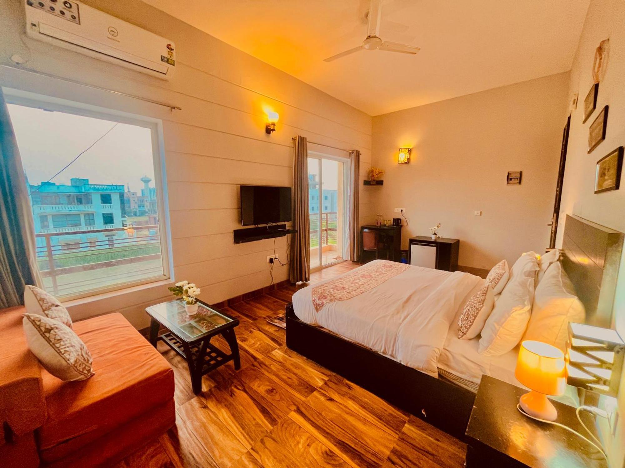 Pearl Grand Boutique Cottage In Omaxe Anandam Vrindavan - #Premium Ac Rooms With Balcony #Big Parking #Lift #Garden #Peaceful Area #Near Prem Mandir #Property Of The Year #Most Awarded ภายนอก รูปภาพ